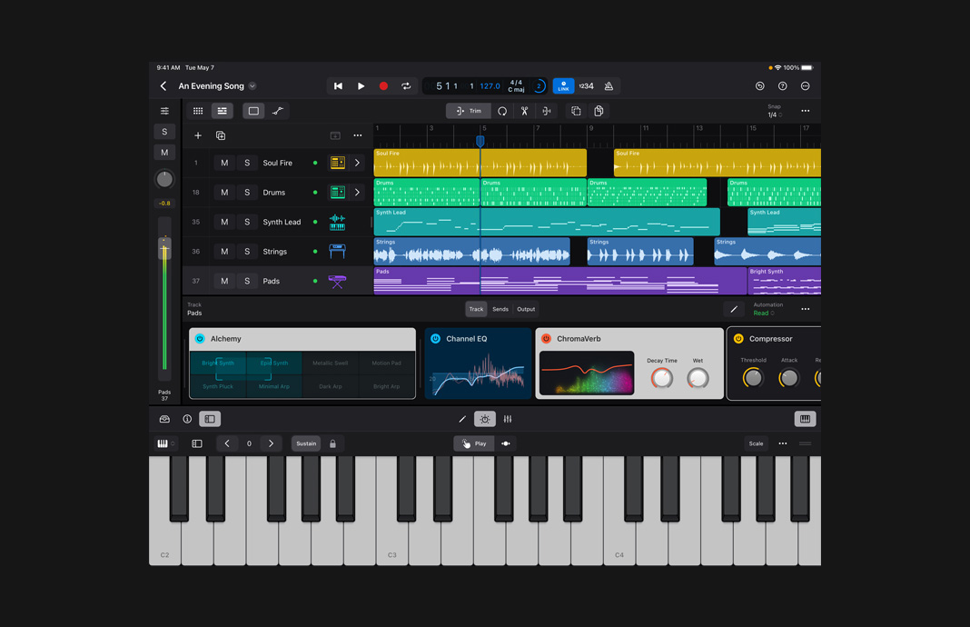 iPad Pro 展示 iPad 版 Logic Pro 中的一套兼容 Ableton Link 的软件乐器。